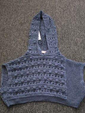 Zara Crochet Hooded Cropped Sweater Vest in Navy Blue
